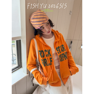 FISH YU -式辣妹风ROCKSTAR字母印花正肩小版连帽卫衣外套26072