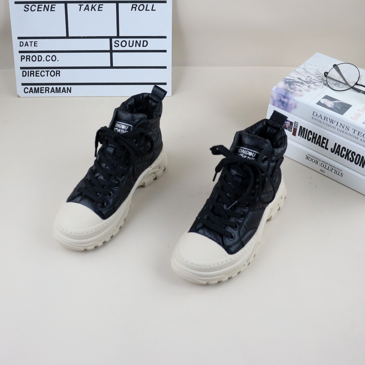 00真皮羽绒布秋冬季新款撤柜夹棉时尚韩版女休闲马丁靴高帮板鞋,女鞋,马丁靴,淘宝优惠券,粉丝福利购,淘宝优惠卷