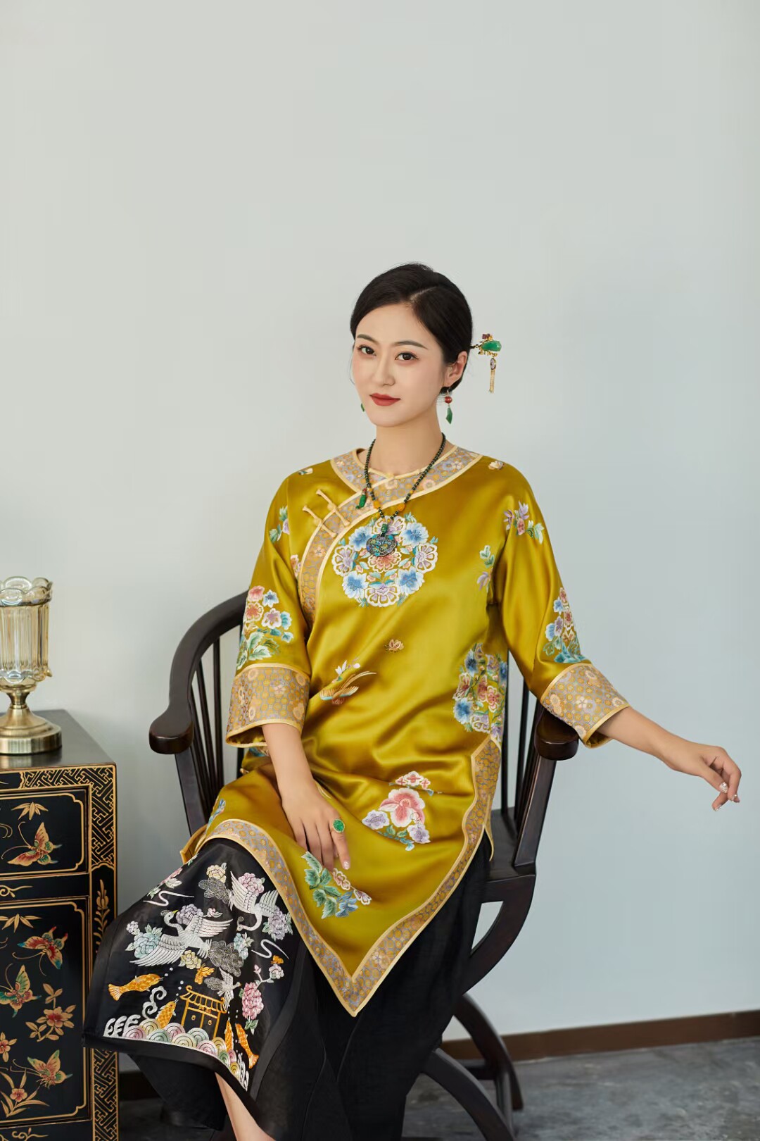 《燕双归》穿国风美衣邂逅东方浪漫苏绣重工美衣