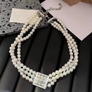 新款法式ins轻奢时尚多层珍珠贝珠方块字母项链choker颈链短