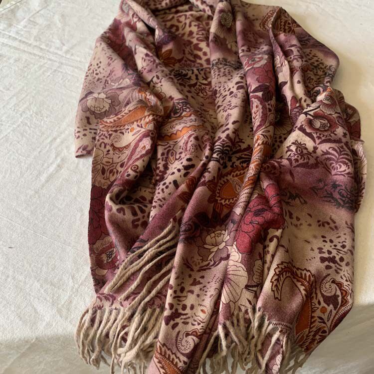 新品 国内一线  印花羊绒围巾 披肩 加厚 双面印花 深玫红色腰果
