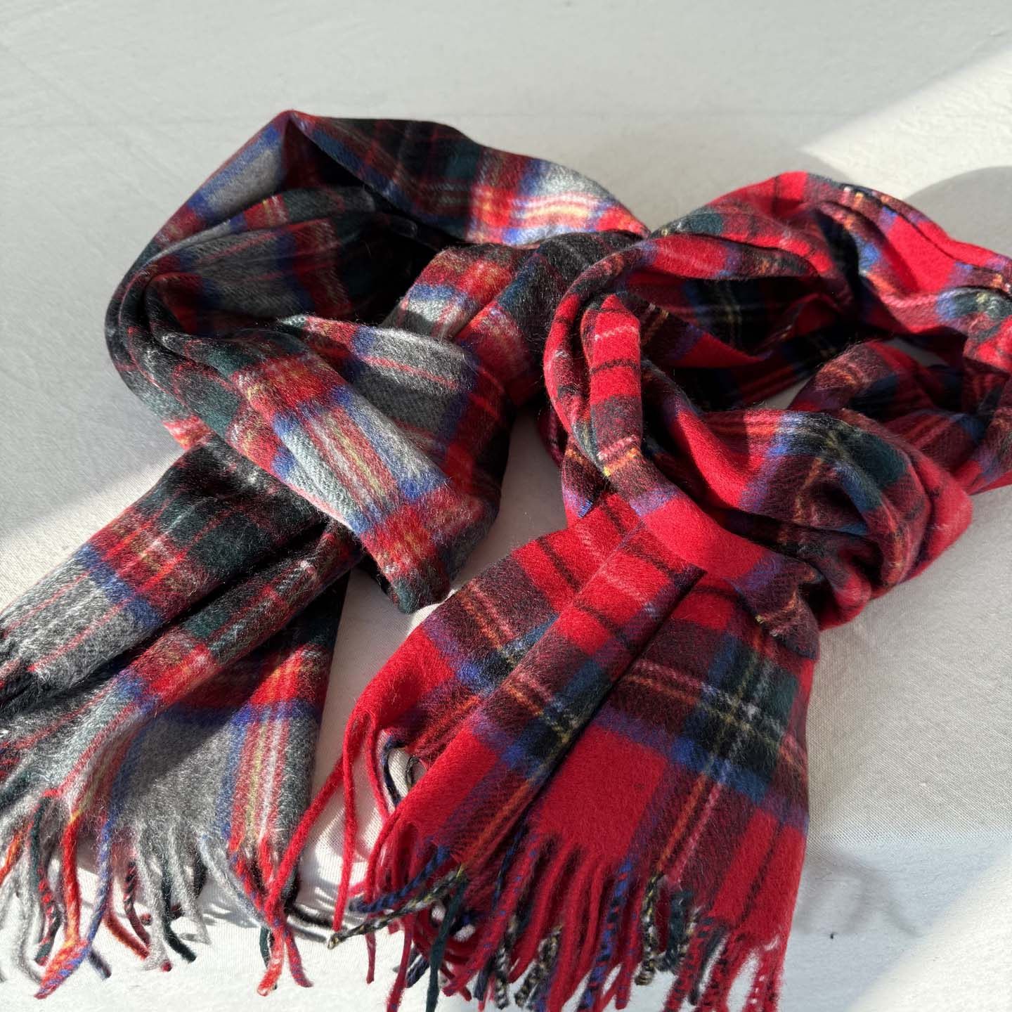 出欧洲苏格兰格子中国红纯羊绒围巾围脖男女秋冬保暖加厚流苏