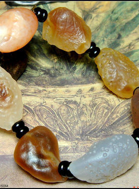 冲5钻纯天然新疆原石结缘玛瑙