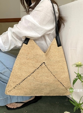 小众设计高级感度假草编包三角托特包 ins简约休闲单肩手提编织包