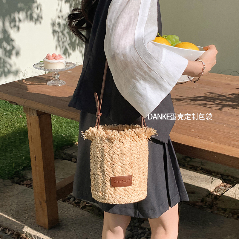 小众设计高级感拉菲草水桶编织包