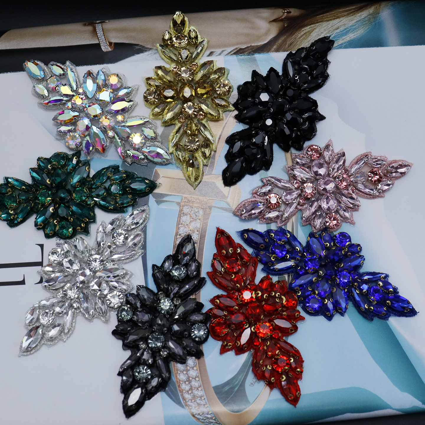 小魔女玻璃钻烫片腰链厂家直营