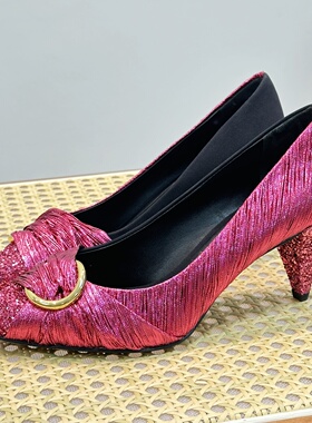 露娜STELLA LUNA秋冬个性尖头锥形跟金属扣复古优雅单鞋SLP318067