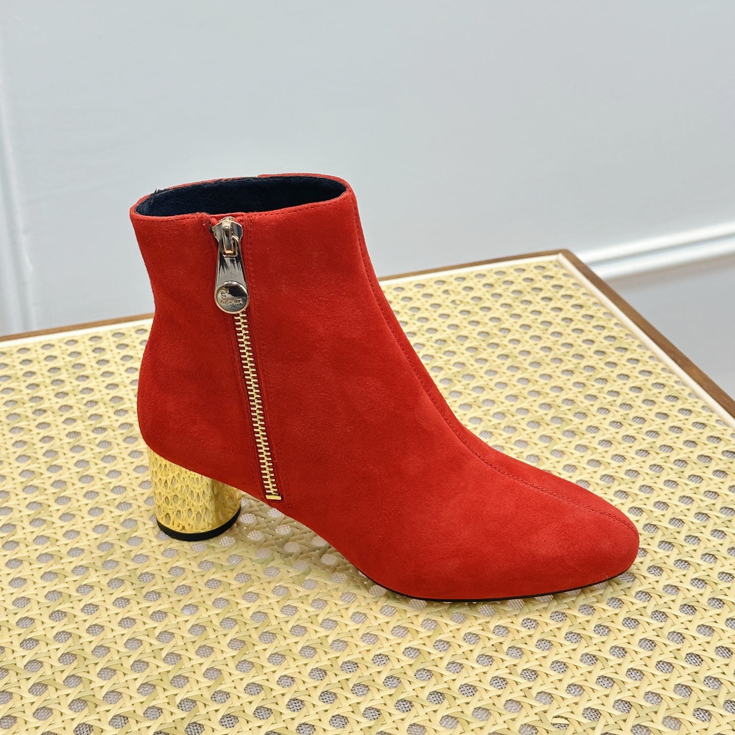 SbySTELLA圆头粗跟时尚短靴女