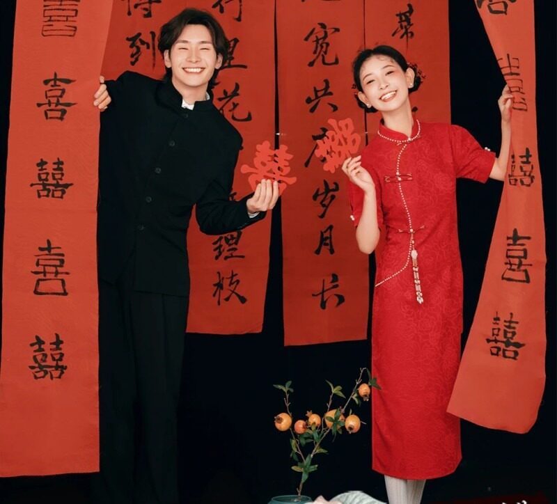 影楼情侣摄影主题服装复古父母爱情典中式民国风婚纱照红色旗袍