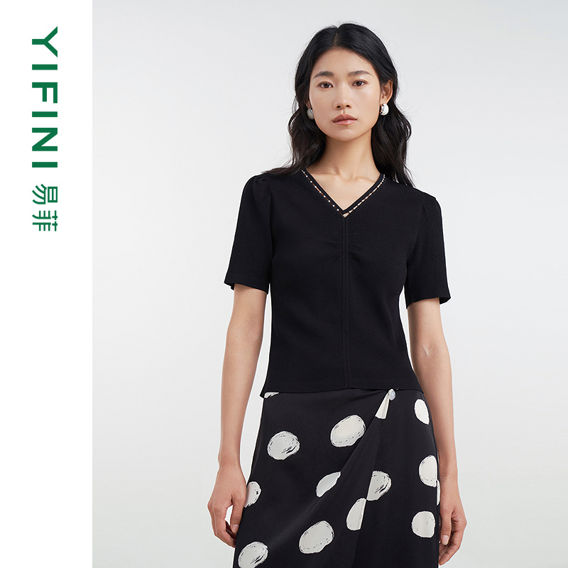 易菲V领钉珠修身气质短款针织衫