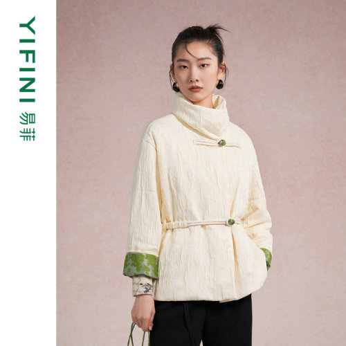 [专柜同款]Yifini/易菲提花大翻领新中式老钱风宽松短款棉服外套 - 封面