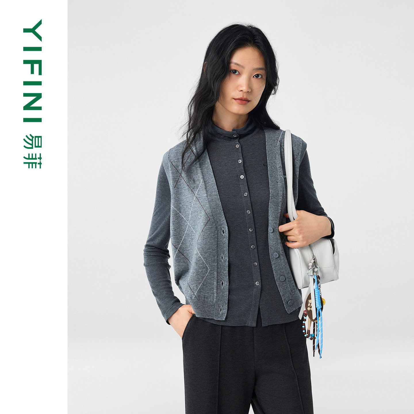 [专柜同款]Yifini/易菲菱形绵羊毛混纺V领针织开衫格宽松短款马夹