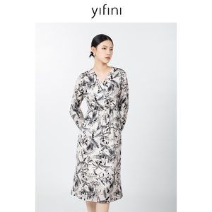 Yifini/易菲水墨印花气质收腰显瘦V领长袖连衣裙女春秋新款
