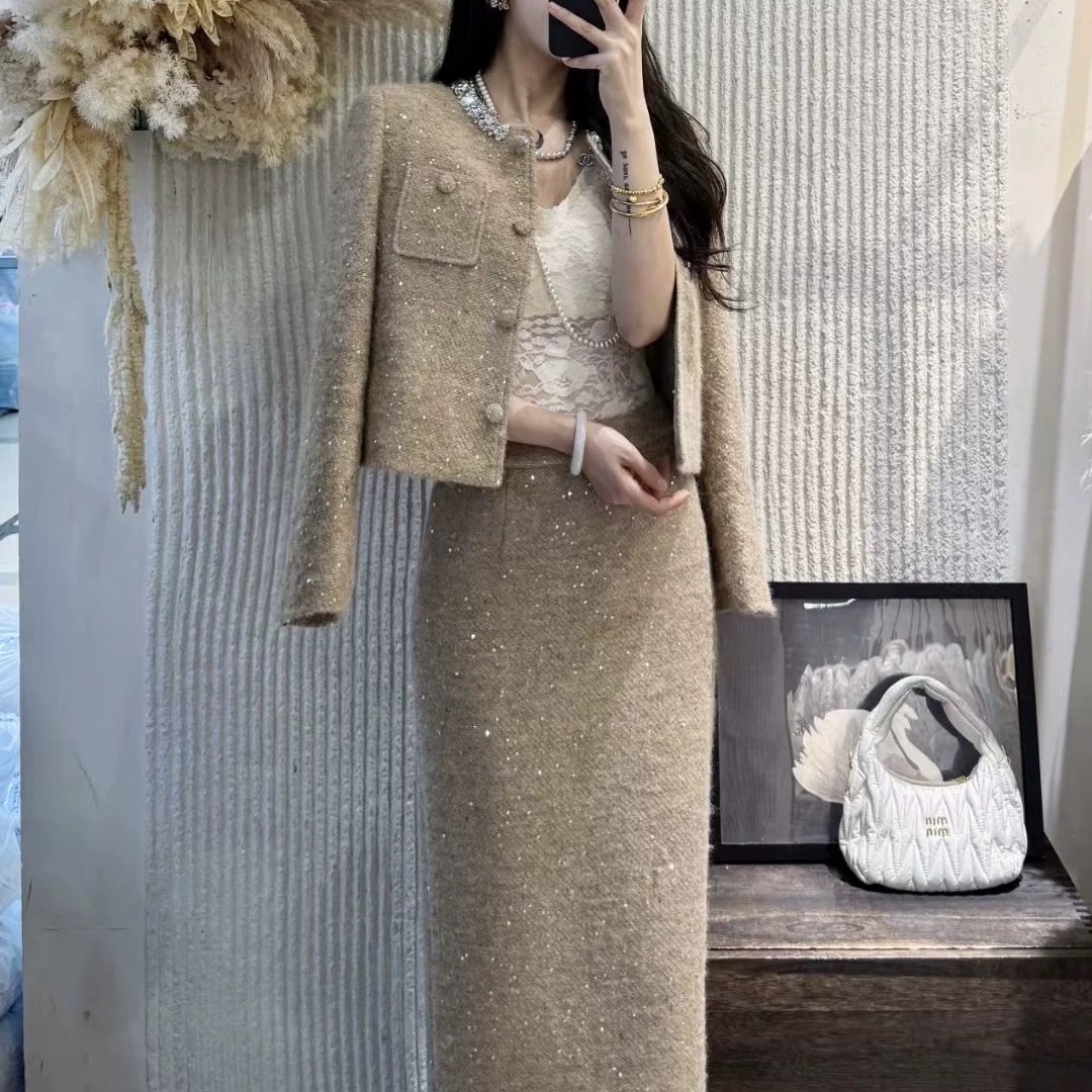 小香风订钻外套包臀半裙羊毛套装