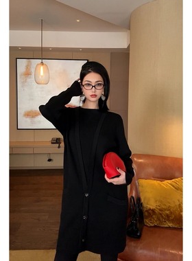 紫紫 迷雾柏林 V领假两件镀金宝石纽扣针织连衣裙黑色长裙裙子女