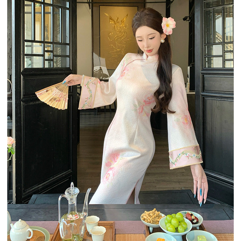 新中式改良旗袍连衣裙粉色复古年轻款少女长袖加厚礼服日常穿冬季