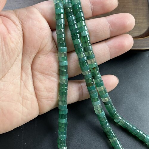绿色绿玛瑙半成品一条38厘米长