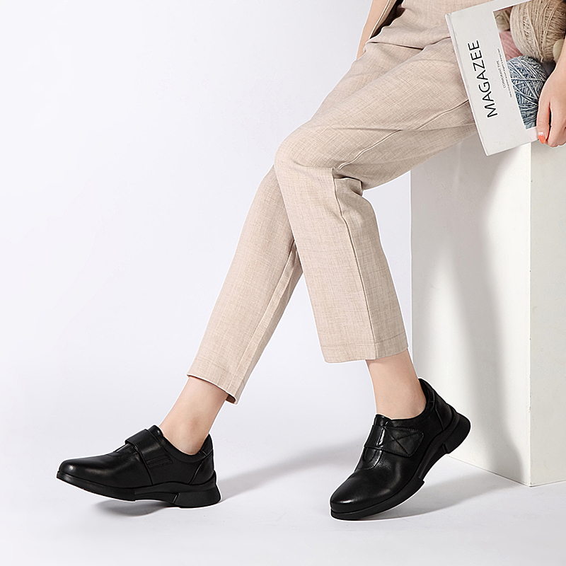 妈妈鞋中老年休闲鞋舒适软底皮鞋