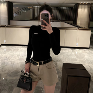 欧货高定miu系黑色字母针织衫女2025秋冬新款修身显瘦打底衫上衣