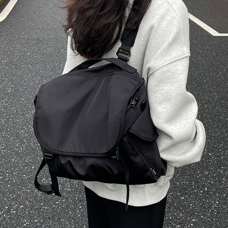 休闲运动斜挎包女潮酷轻便双肩包