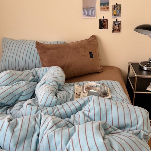 冬日松弛感条纹牛奶绒四件套