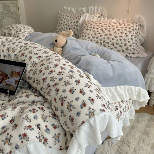 小碎花珊瑚绒床上四件套