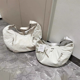 休闲同款 平替 13L女士斜挎包运动包包瑜伽健身包牛角包男士 原厂6L