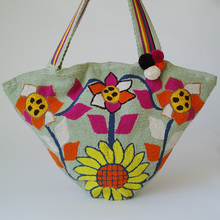 哥仑比亚WAYUU部落手工编织包瓦尤包戳绣大号单肩饺子果绿太阳花