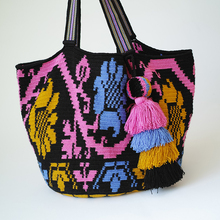 哥仑比亚WAYUU部落手工编织包瓦尤包单股大号沙滩黑底粉蓝文艺花