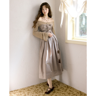 今日艺术家原创棕色法式 饰格纹连衣裙 复古田园花朵装