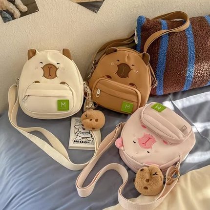可爱卡皮巴拉水豚包女孩卡通斜挎包丑萌大学生小包时尚百搭单肩包