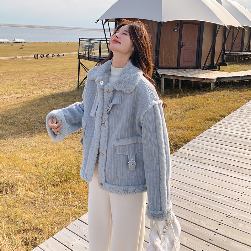 新品!2025冬季灯芯绒拼兔毛外套2B196-6082-P195控278,女装毛呢外套,浙宝206A(原202) 新品!2025冬季灯芯绒拼兔毛外套2B196-6082-P195控278,女装毛呢外套,浙宝206A(原202)