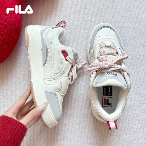 FILA斐乐女士复古板鞋