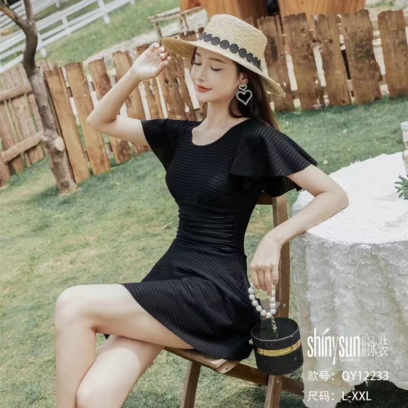 夏艳泳衣女2023年新款连体裙式短袖保守黑色显瘦遮肚温泉沙滩泳装