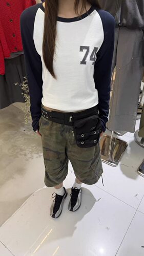 WAIT MORE拼色长袖t恤女内搭打底衫插肩袖时尚洋气上衣ins9022