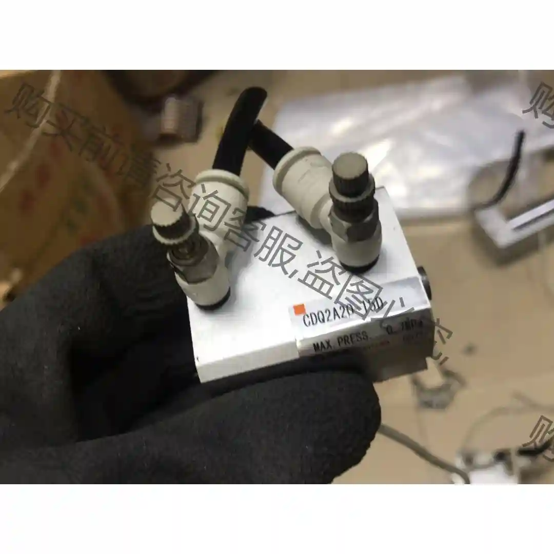 CDQ2A20-15DSM气缸，9.9成新，原装正品SM 先议价 包上机好用