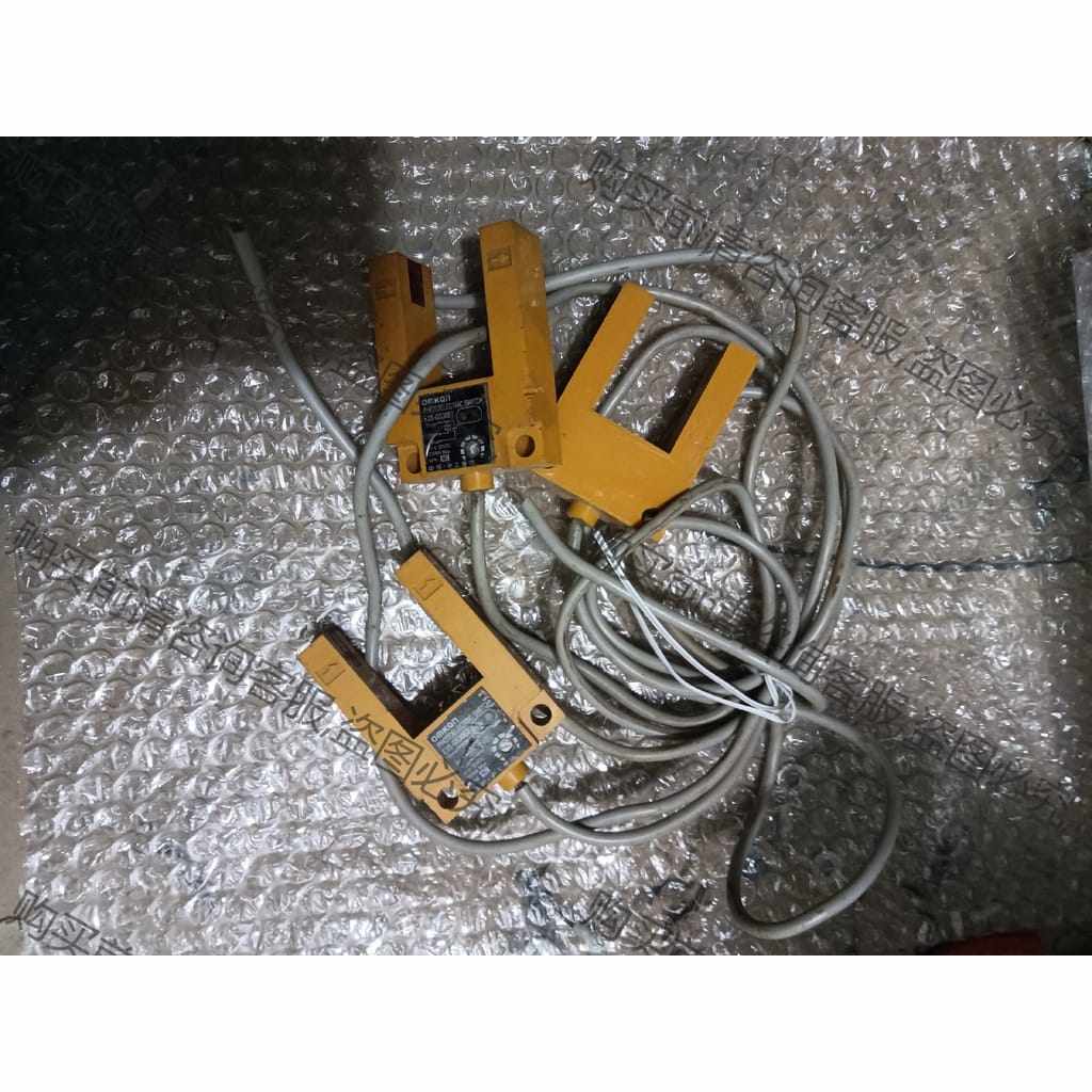 功能正常议价 U型光电开关E3s-gs30e2 实物如图所示，功能正常，