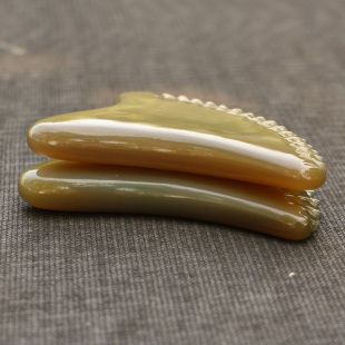 天然牛角刮痧板按摩板面部颈部美容刮痧板安抚板钻石雕花长9CM