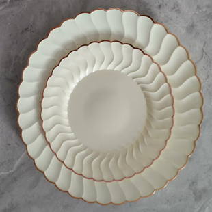 25个装 7寸甜点点10寸晚餐盘硬塑胶餐盘 一次性米色花瓣盘餐具套装