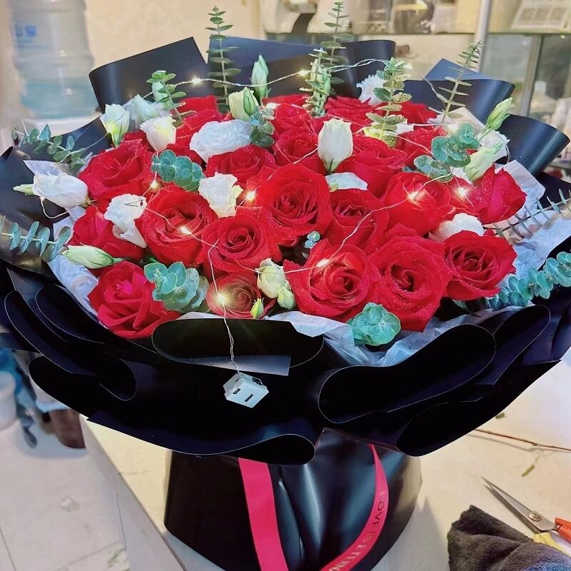 昭通市鲜花店专人送货生日红玫瑰束1昭阳绥江镇雄威信水富县