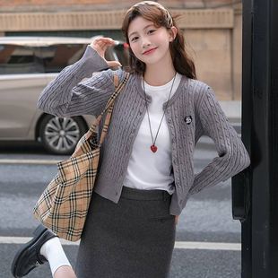 麻花针织开衫女外穿2025早秋新款小香风圆领毛衣内搭打底灰色上衣