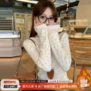 龙妹白色半高领加绒加厚打底衫女内搭毛衣2026秋新款波点针织上衣