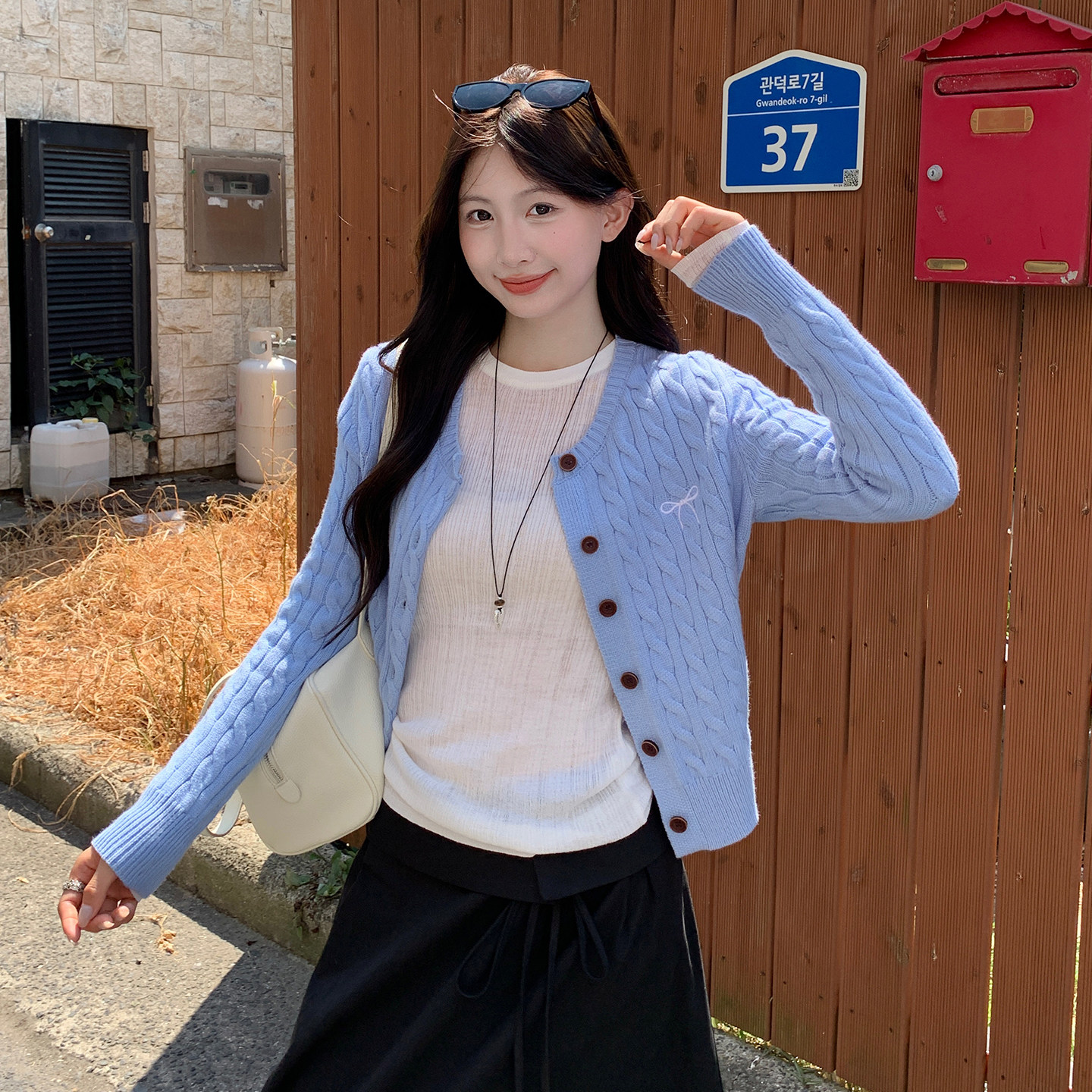 龙妹蓝色圆领麻花针织开衫毛衣外套女2026秋新款长袖内搭叠穿上衣