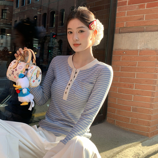 龙妹蓝色条纹圆领长袖T恤女士外穿内搭2026春新款打底衫修身上衣