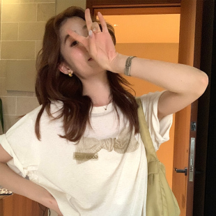 龙妹家杏色圆领印花短袖 绝美宽松上衣 T恤女外穿内搭2026春夏新款