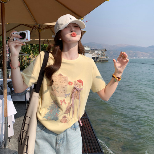 黄色正肩宽松短袖T恤女