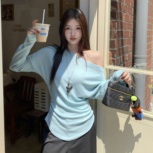 龙妹家蓝色斜肩针织打底衫 早秋穿搭设计感上衣 毛衣女内搭2026新款