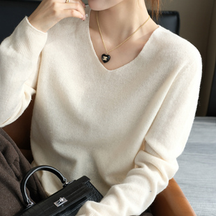龙妹白色羊绒毛衣女内搭打底衫2025冬新款可外穿V领宽松针织上衣
