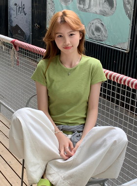 龙妹家绿色圆领正肩短袖T恤女外穿2026夏季新款独特漂亮显瘦上衣