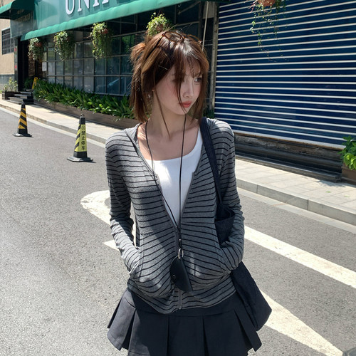 早秋修身条纹连帽开衫外套女